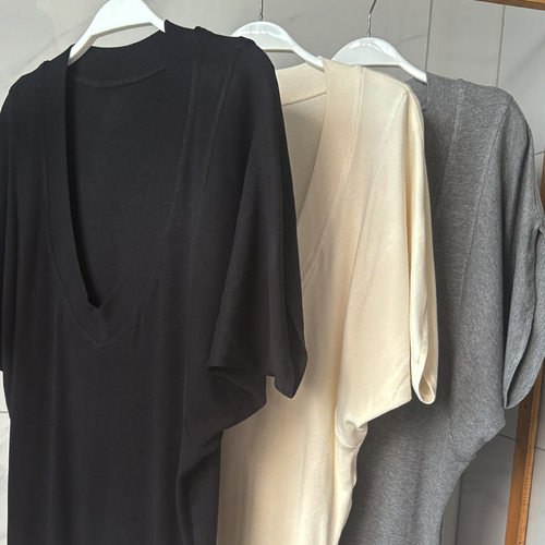 樊樊 早安V领收腰蝙蝠袖T恤上松下紧版型显瘦慵懒风短袖上衣女夏 - 图2