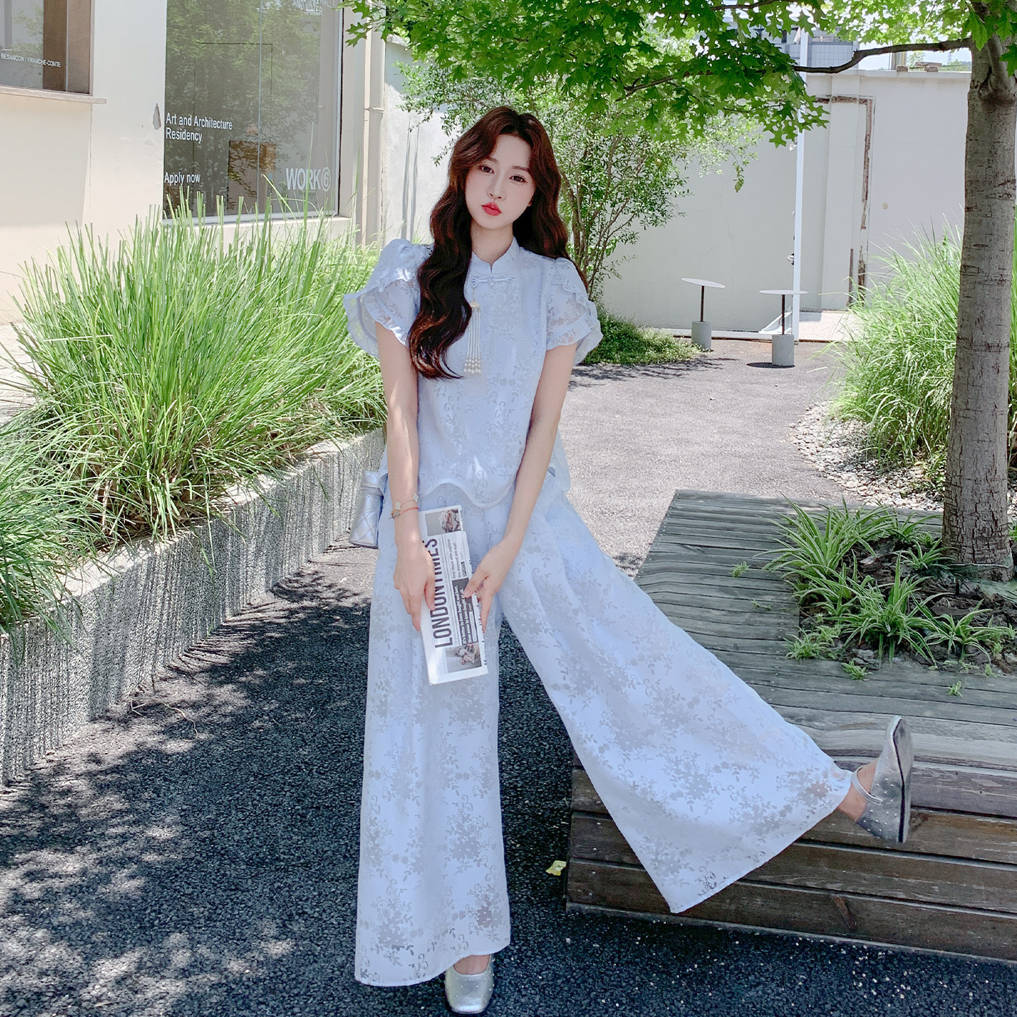 浅蓝色新中式提花套装女2026初夏新款减龄花苞袖上衣阔腿裤两件套 - 图3
