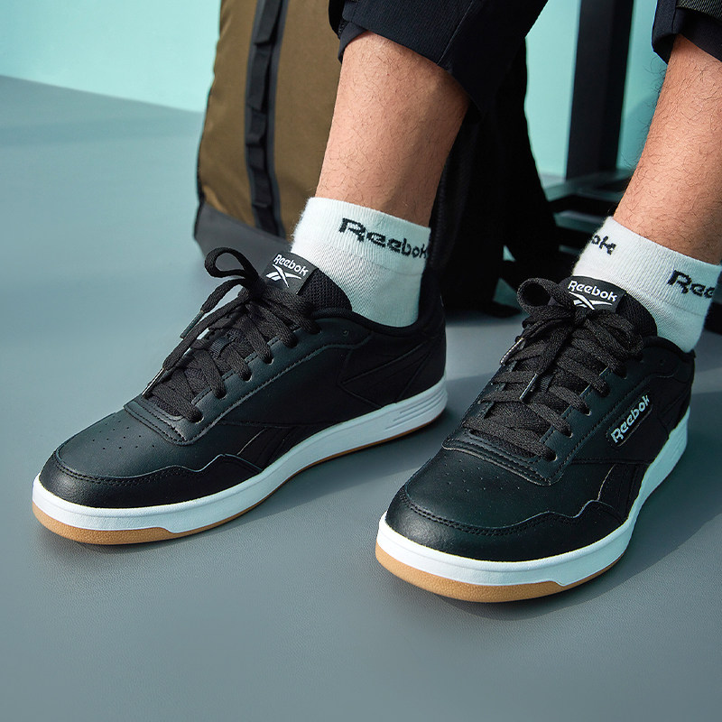  reebok板鞋