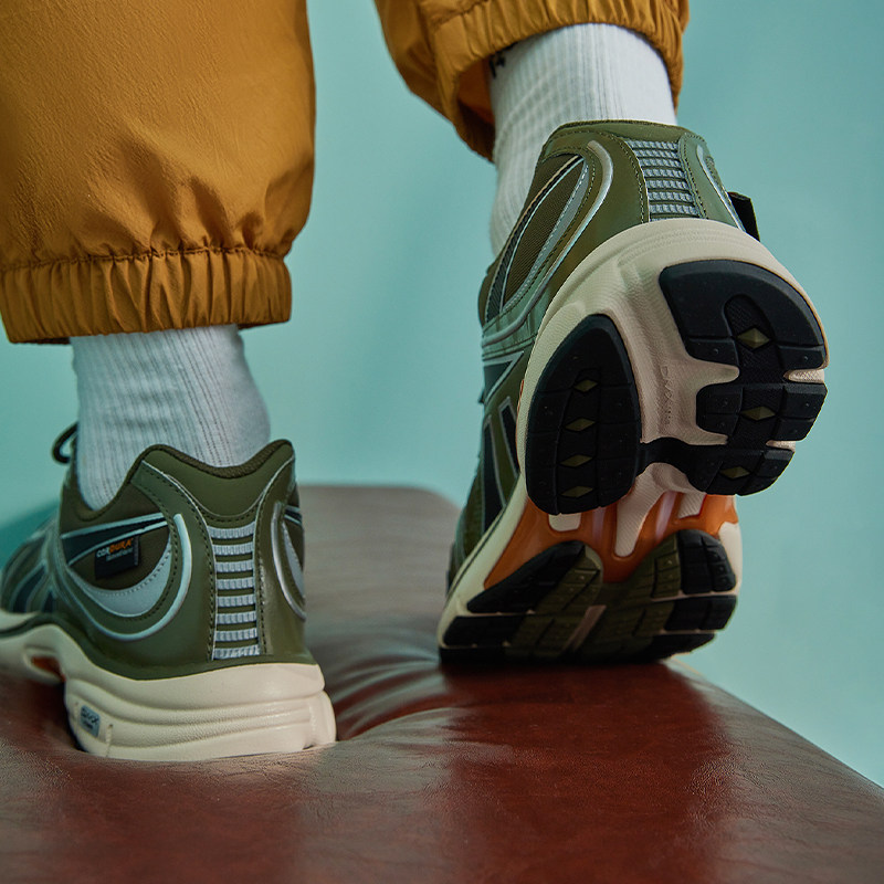  reebok板鞋/休闲鞋