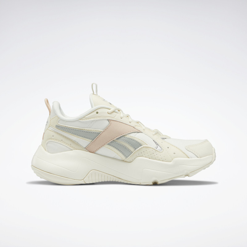 reebok板鞋/休闲鞋