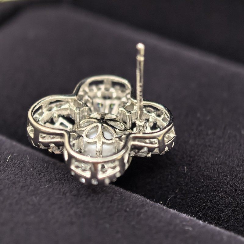 天然淡水珍珠强光白珠通体s925纯银精工豪镶嵌花瓣耳钉,淘宝优惠券,粉丝福利购,淘宝优惠卷