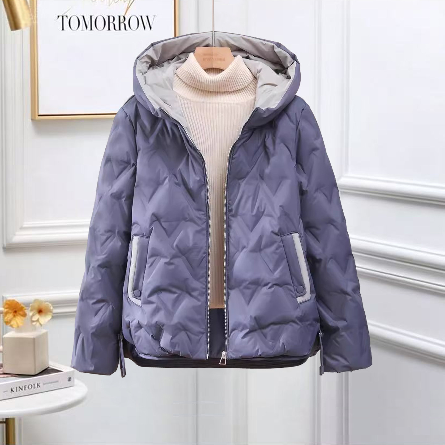 2025年新款冬季轻薄羽绒服女短款小个子白鸭绒中老年妈妈薄款外套