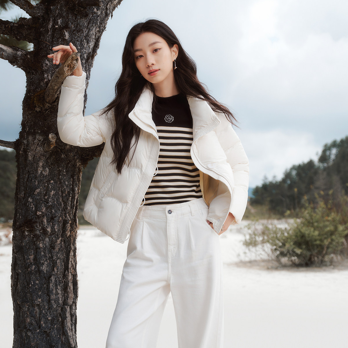 koradior珂莱蒂尔冬捷克白鸭绒简约淑女立领羽绒服外套女