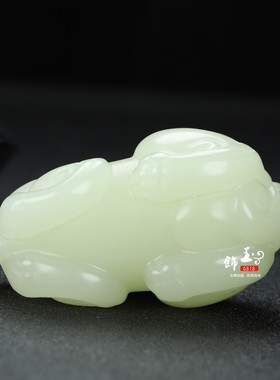 天然青白玉籽料招财貔貅把玩件