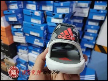 ເກີບແຕະໃສ່ເກີບເດັກນ້ອຍ Adidas G54066 CQ0089 CQ0082 DB0486