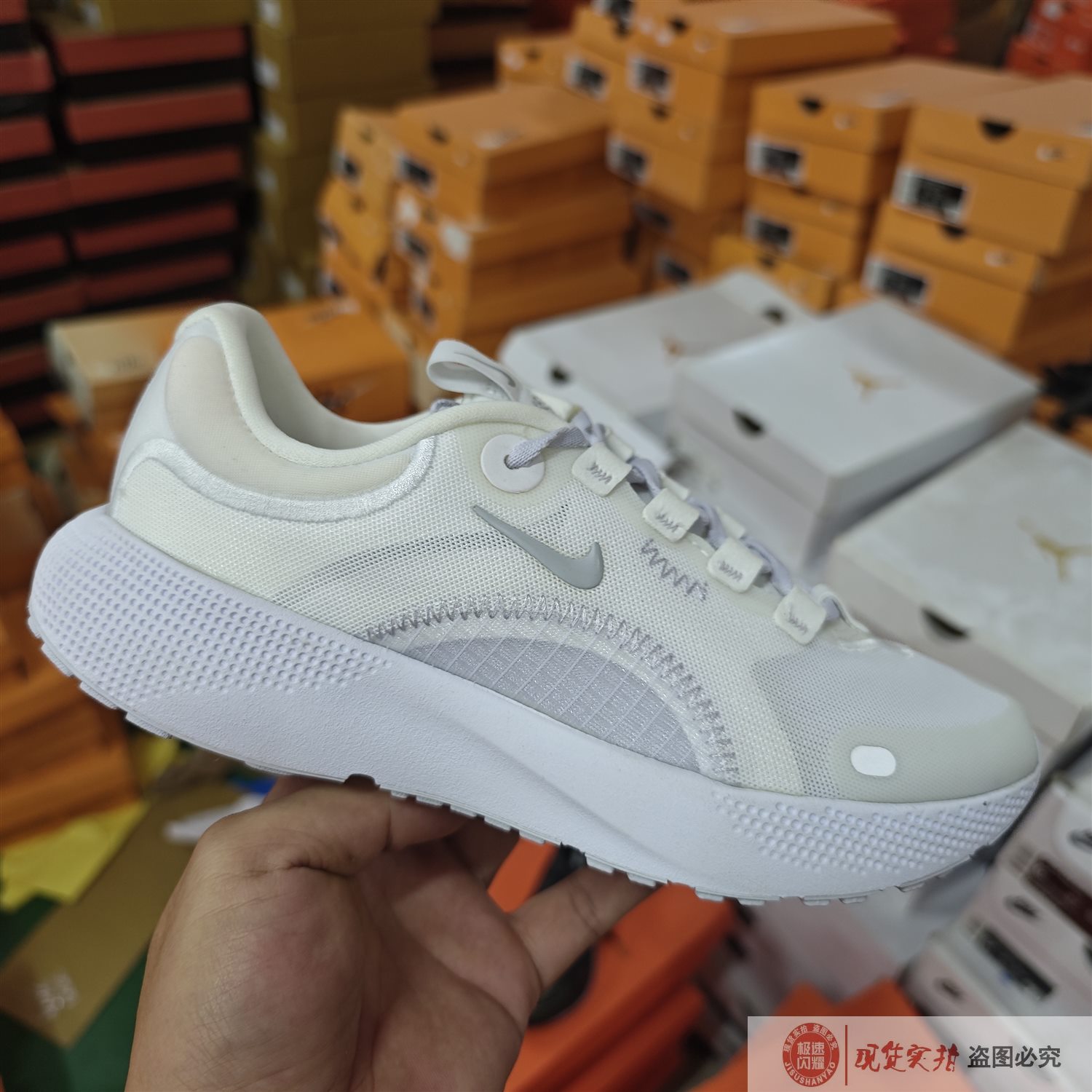 Nike耐克 女子透气缓震轻便训练运动跑步鞋CV3817-003-105-601 - 图3