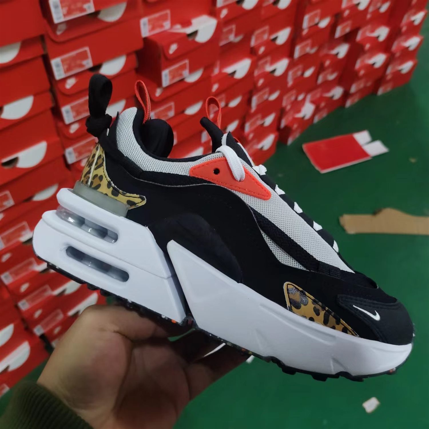 Nike 女鞋AIR MAX FURYOSA撞色拼接气垫休闲鞋 DH5104-001-002 - 图3