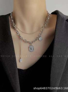 欧美ins个性潮K字母嘻哈方牌双层钛钢项链女小众设计感百搭吊坠女