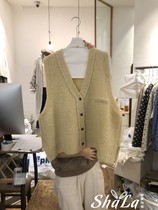 LE JARDINET Korea East gate 2023 Winter new womens fashion 100 lap buckle V collar horse chia