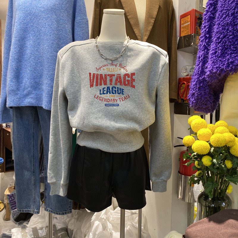 欧货女装2025春秋新款圆领短款卫衣宽松显瘦正肩小个子设计感上衣,淘宝优惠券,粉丝福利购,淘宝优惠卷