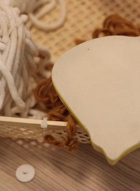 日单陶瓷浮雕猫咪摆件