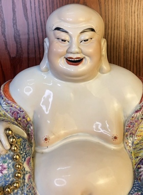 精品手工手拿布袋佛珠弥勒佛景德镇手工陶瓷粉彩雕塑摆件高度30cm