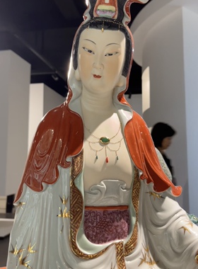 手持佛珠自在观世音菩萨景德镇手工陶瓷粉彩雕塑寺庙供奉摆件80cm