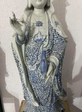 青花陶瓷南海观音菩萨佛像客厅家用站莲供奉佛摆件观世音菩萨像1M