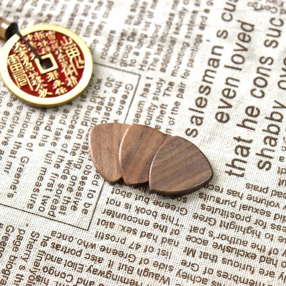 高档新款实木胡桃木吉他拨片乐器拨片电吉他通用拨片乐器配件,淘宝优惠券,粉丝福利购,淘宝优惠卷