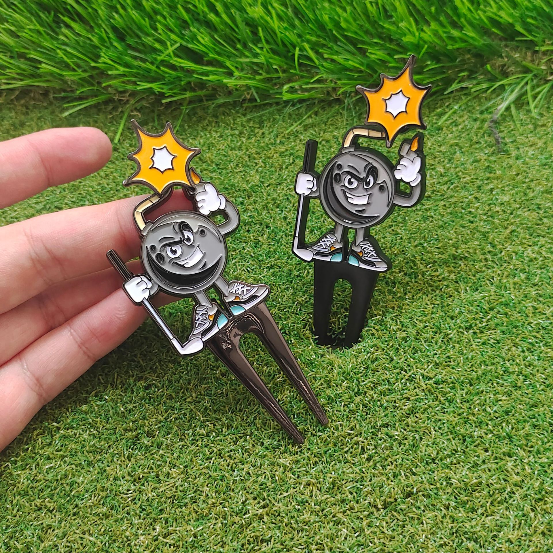 新款高尔夫礼品创意卡通炸弹人球叉帽夹马克套装Golf Divot Tool-图0