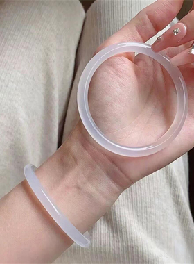 天然白月光玛瑙手镯圆条细条镯子