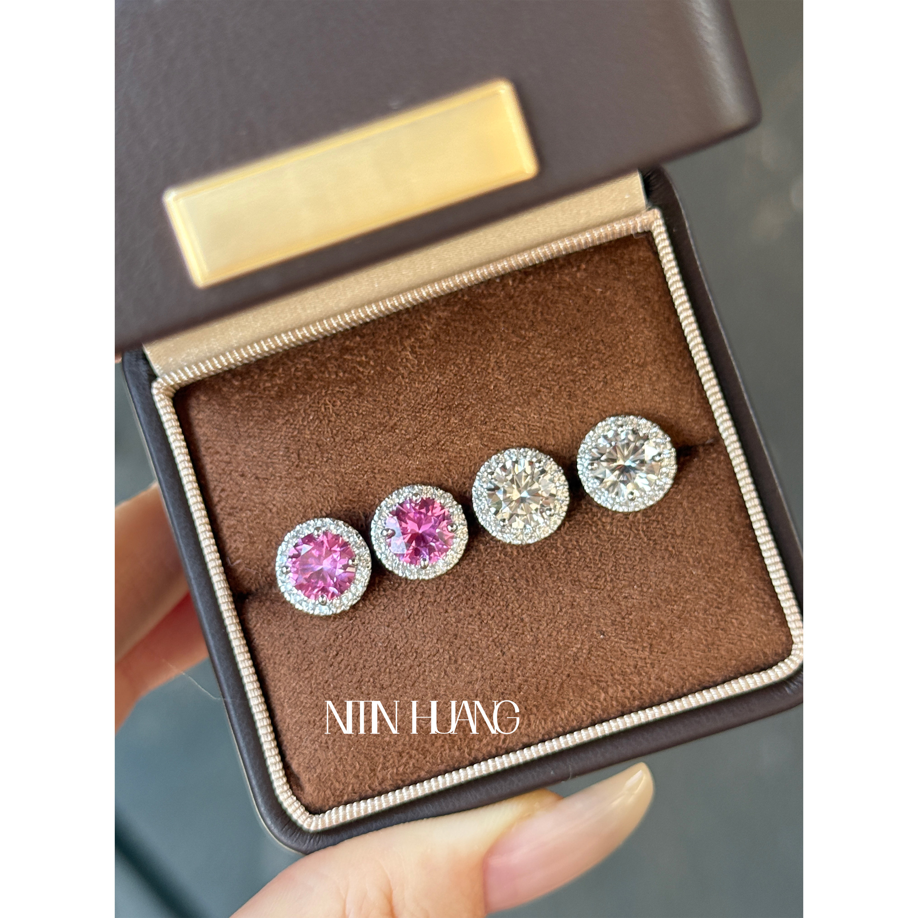 NITINHUANG露思同款培育蓝宝石单边1.5克拉围钻耳钉通体925纯银,淘宝优惠券,粉丝福利购,淘宝优惠卷