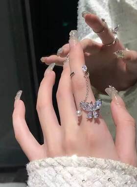 超仙蝴蝶锆石一体链戒指小众高级精致名媛网红气质轻奢食指戒指环