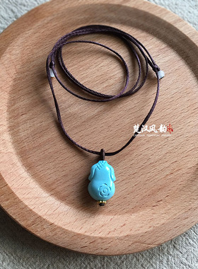 精雕松石小旗袍吊坠锁骨项链旗开得胜学生逢考必过学生高考礼物