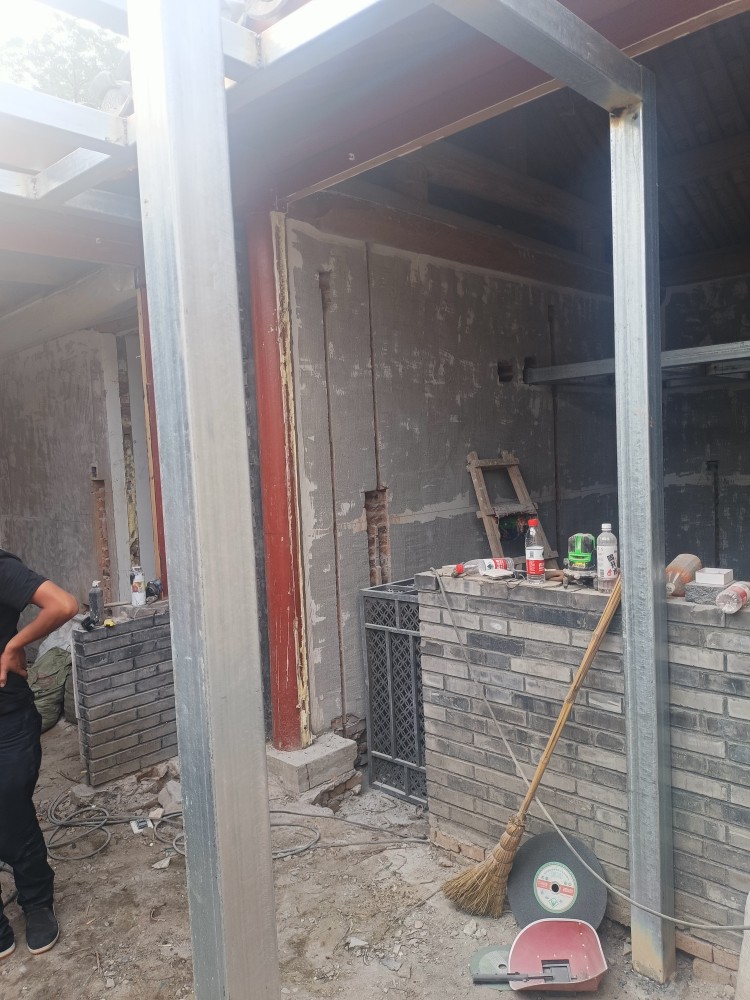 Beijing bungalow decoration, old house renovation, steel structure attic, water circuit renovation, ground moisture-proofing