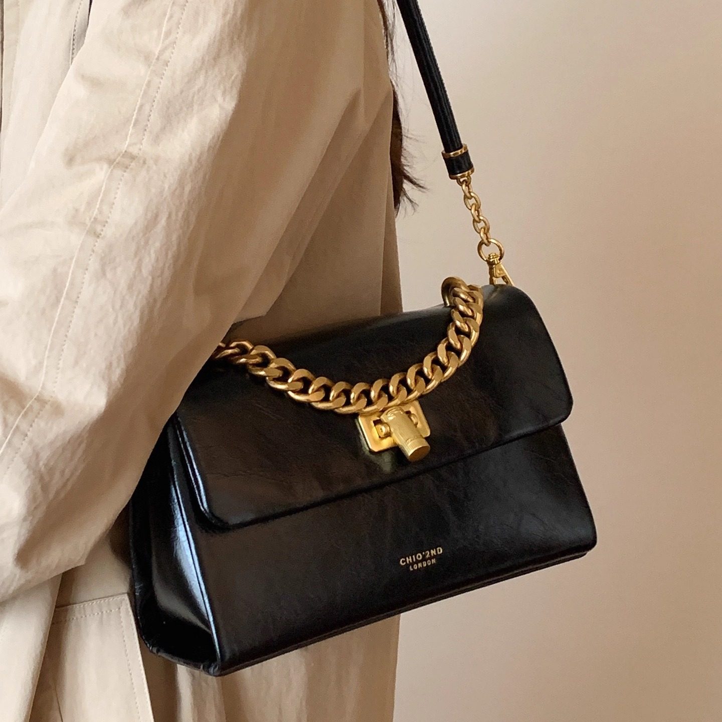 南风Chio2nd 财阀千金单肩腋下包包女斜挎包简约百搭大气黑色通勤,淘宝优惠券,粉丝福利购,淘宝优惠卷