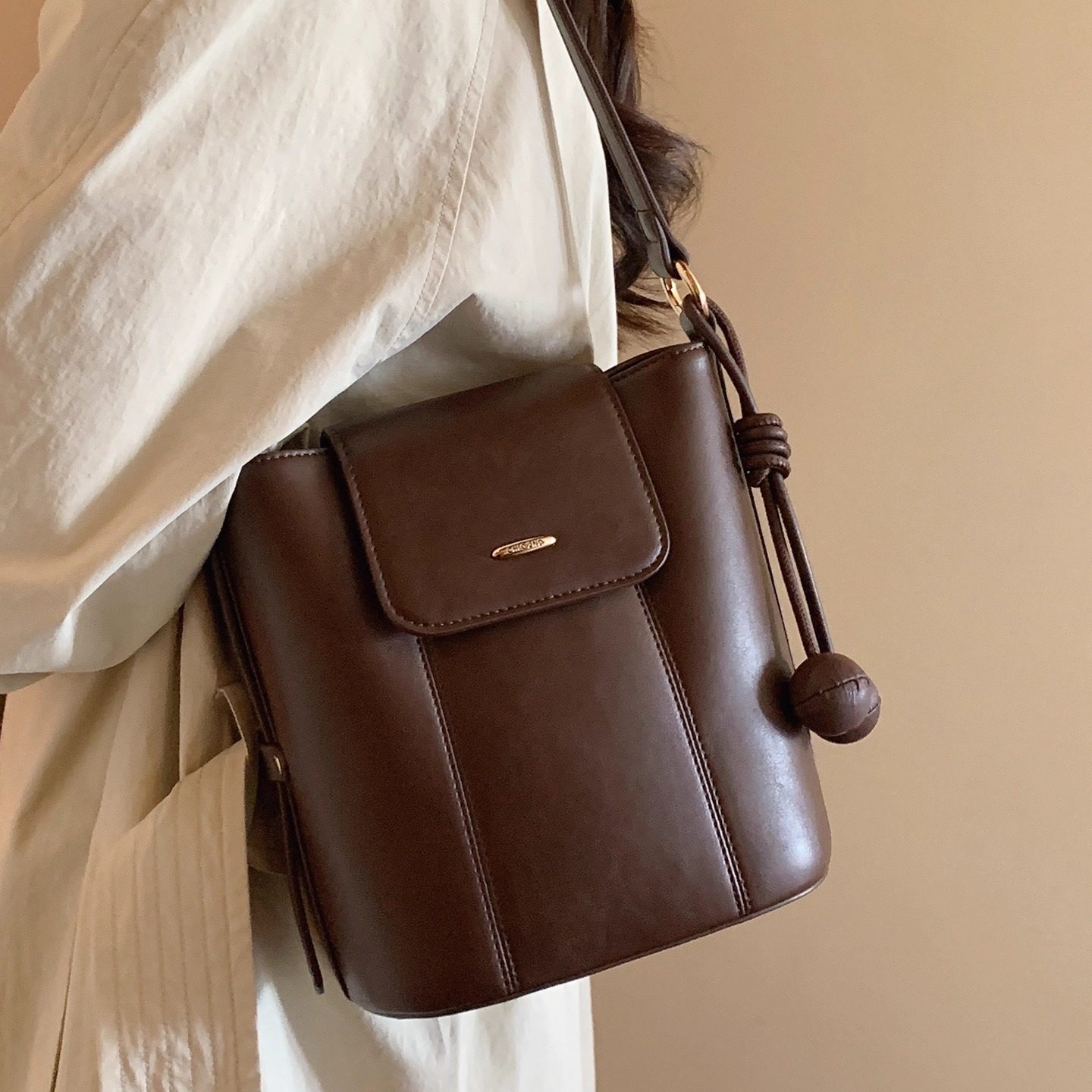 南风Chio2nd 暖栗冬林托特包包女式2025新款复古质感单肩斜挎包 - 图1