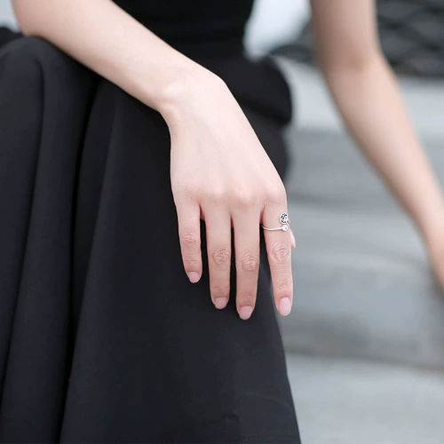 Безразмерное кольцо, модный небольшой дизайнерский ретро этнический серебряный браслет, серебряная застежка, серебро 999 пробы, этнический стиль, на указательный палец