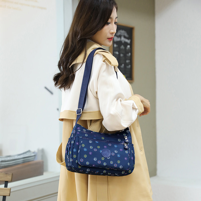 帆布尼龙2021新斜挎包中年妈妈小方包碎花单肩斜挎收钱生意包女包,淘宝优惠券,粉丝福利购,淘宝优惠卷