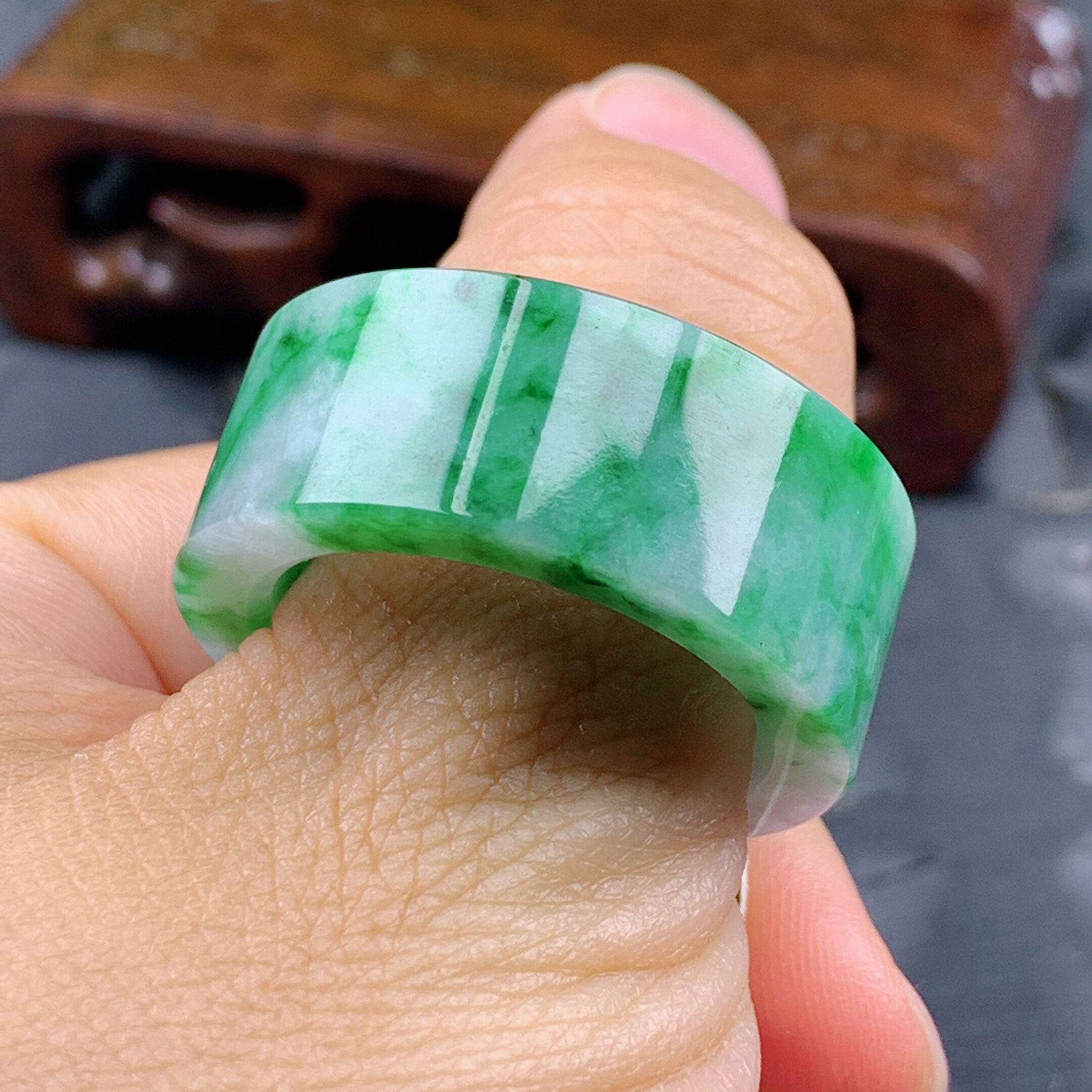 No. 28-29 Burmese natural A-grade jade T1114 inner diameter 22.4mm Piaoyang green spicy green ring finger