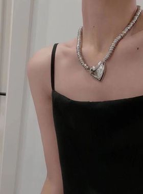 爱情情侣项链格外心疼爱心镂空