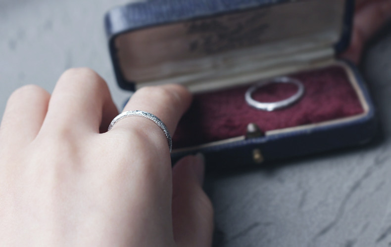 Niche special flash sand craft diamond 18k gold ring