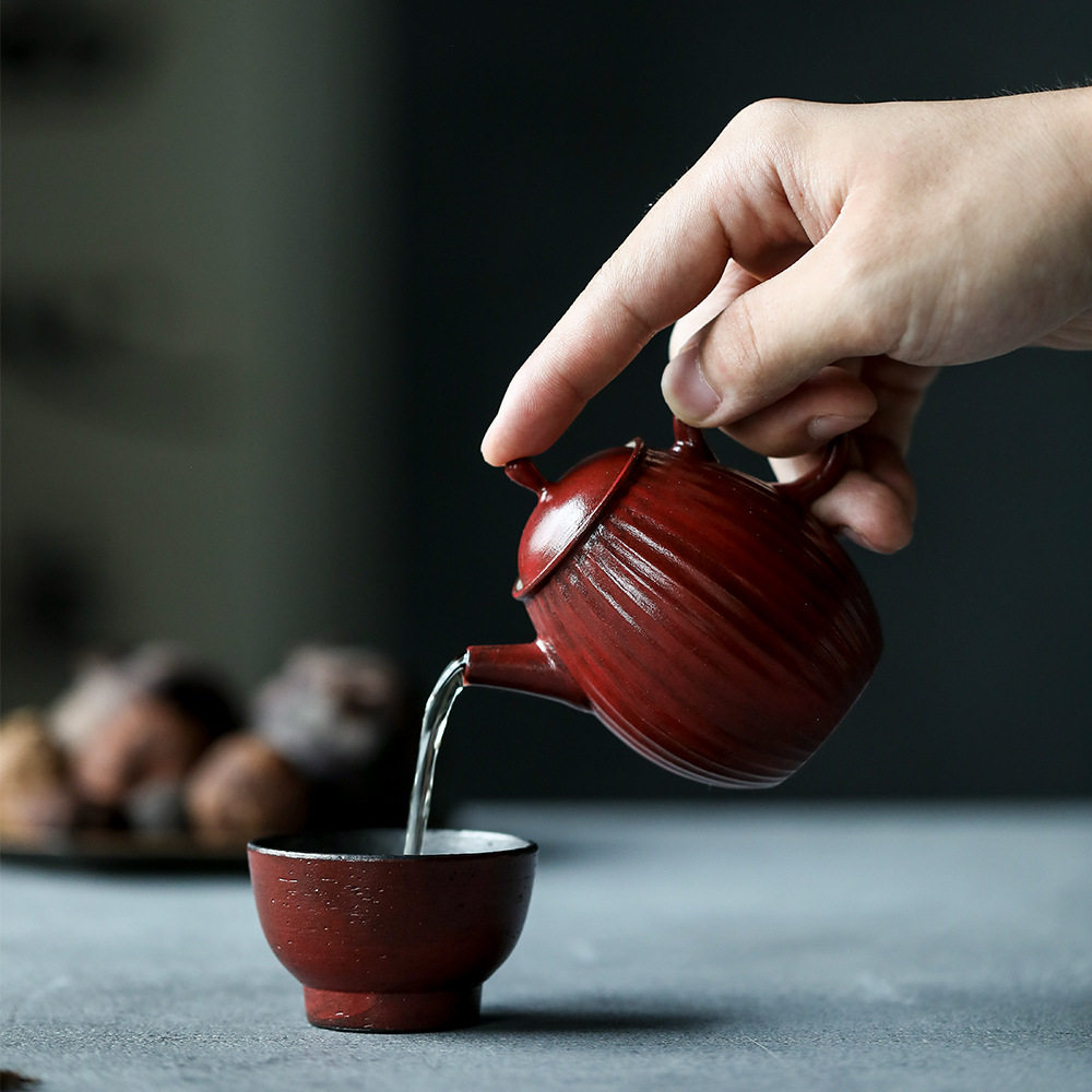 谌峰原创陶瓷手工泡茶壶黑色化妆土中式瓜棱壶故宫红手绘壶