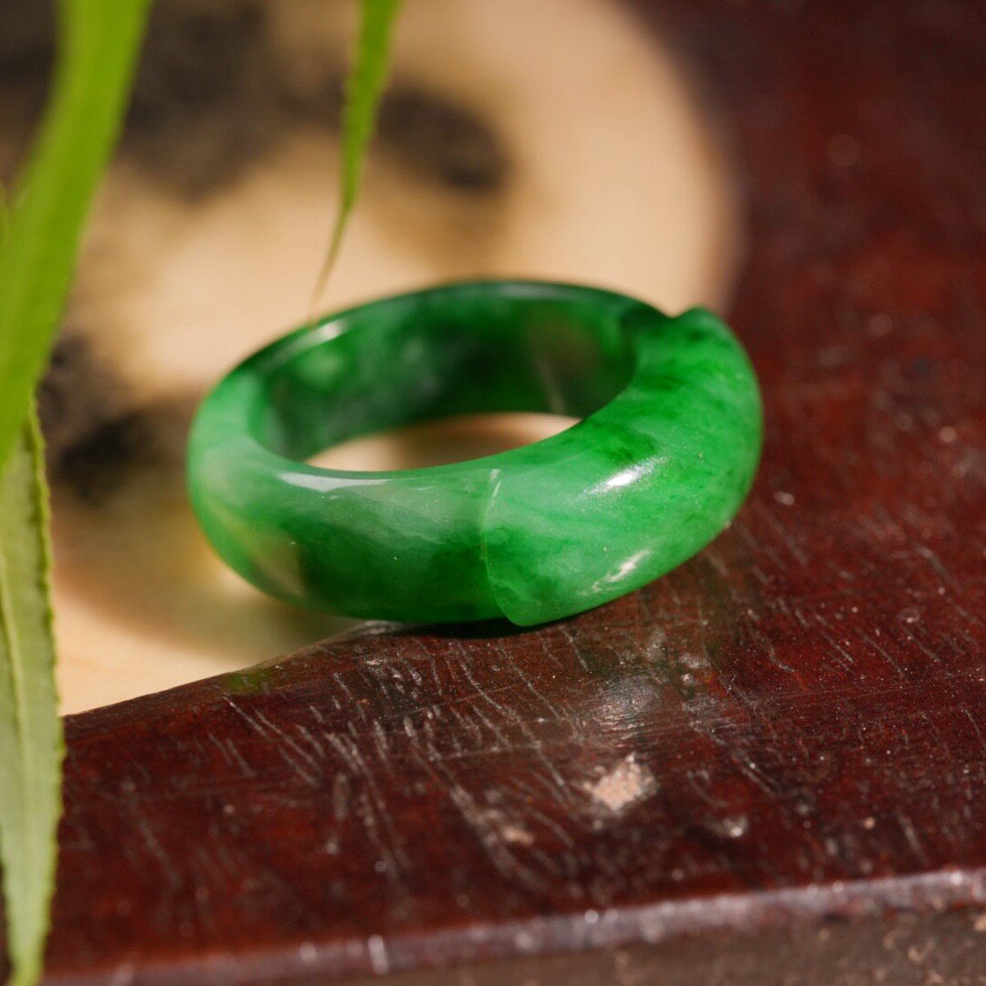 0294199-0 Natural Myanmar A goods full product waxy ice full color sunny green spicy green jade saddle ring ring 17