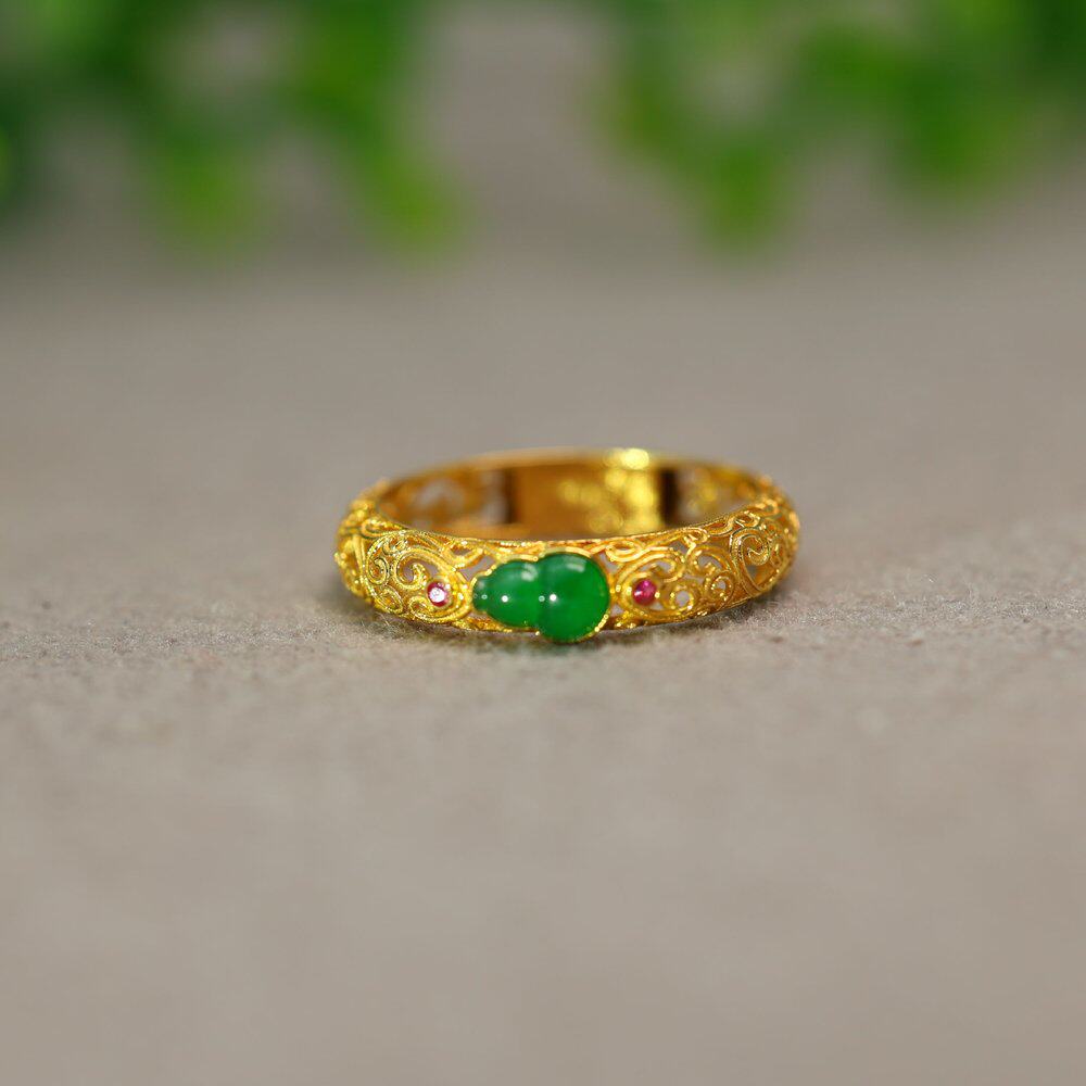 Ice-filled green Burmese natural A-grade gourd ring