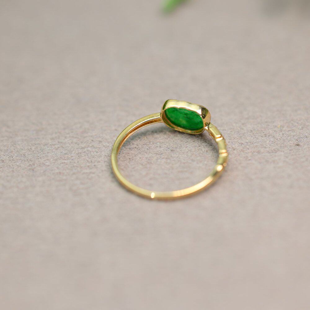 Spicy Green Natural Grade A Jade Ruyi Head Ring