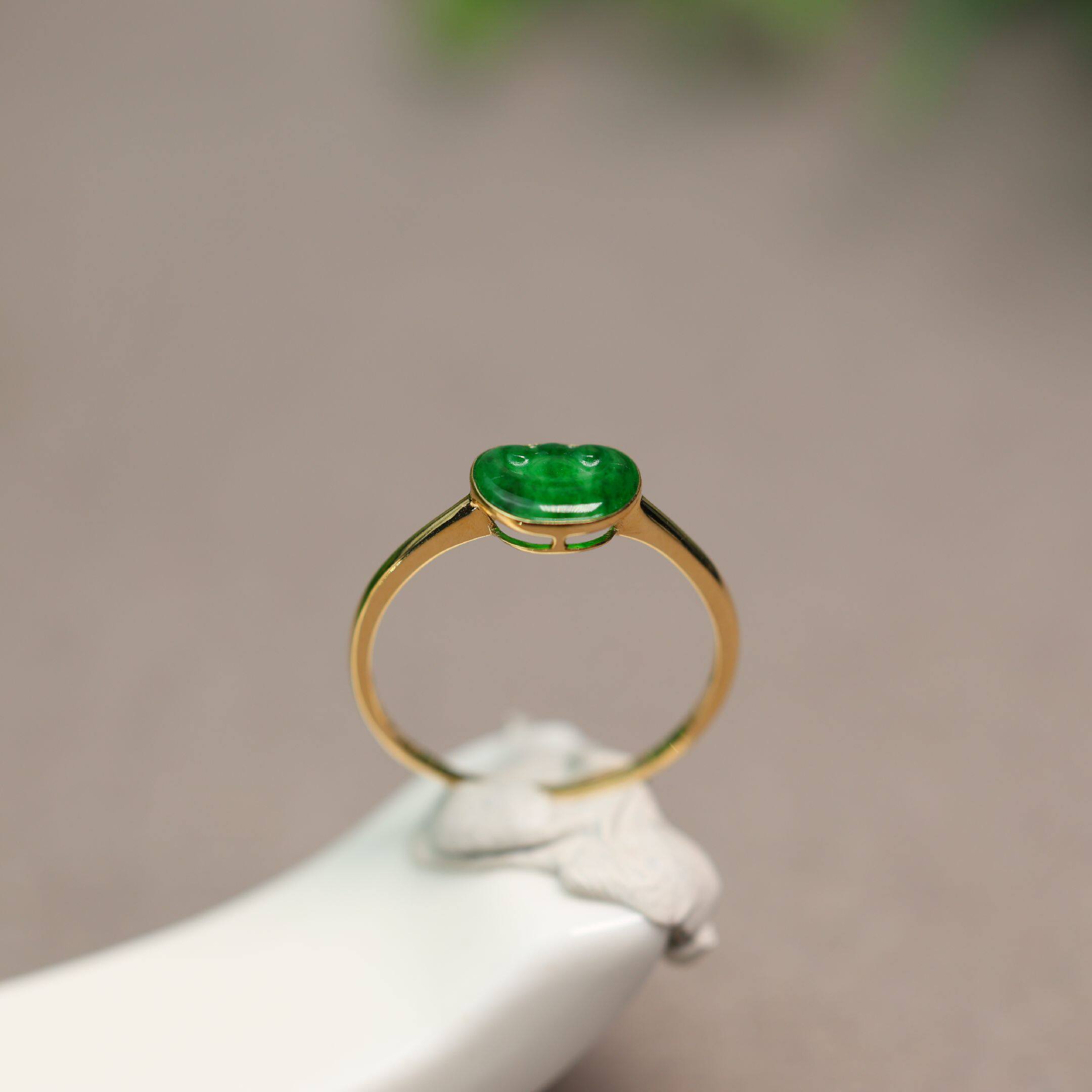 18K gold inlaid natural grade A jadeite Ruyi head ring