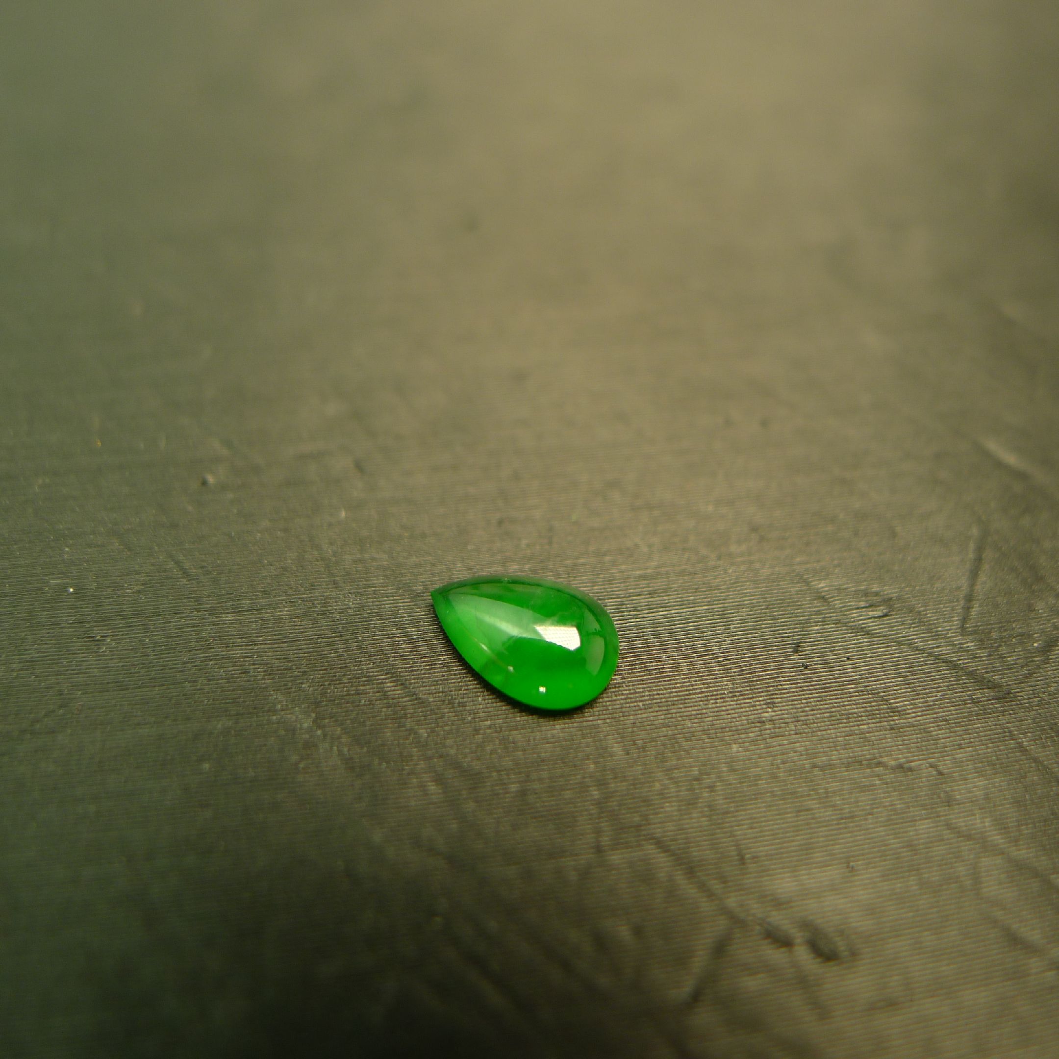 Ice full of green natural grade A jade drop-shaped ring surface