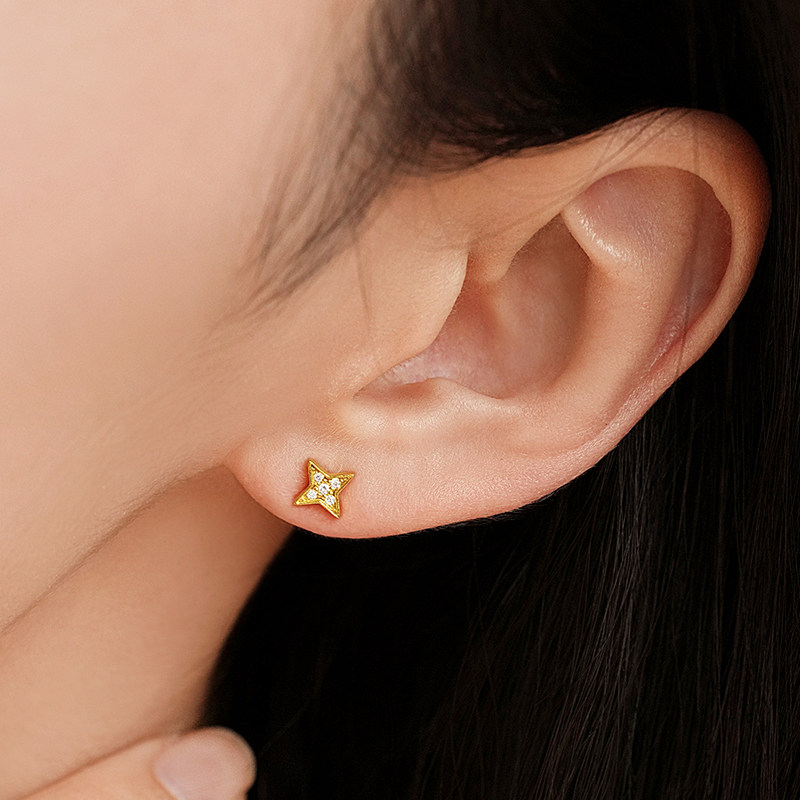 老庙黄金足金点钻星月耳钉精致小巧5G璀璨吸睛百搭时尚点亮穿搭,淘宝优惠券,粉丝福利购,淘宝优惠卷