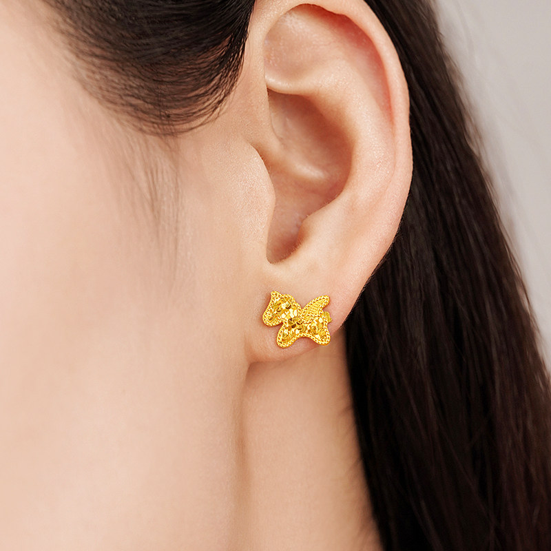 老庙黄金足金鳞甲小飞马耳钉手足链5G闪耀碎碎冰马年生肖礼物官方,淘宝优惠券,粉丝福利购,淘宝优惠卷