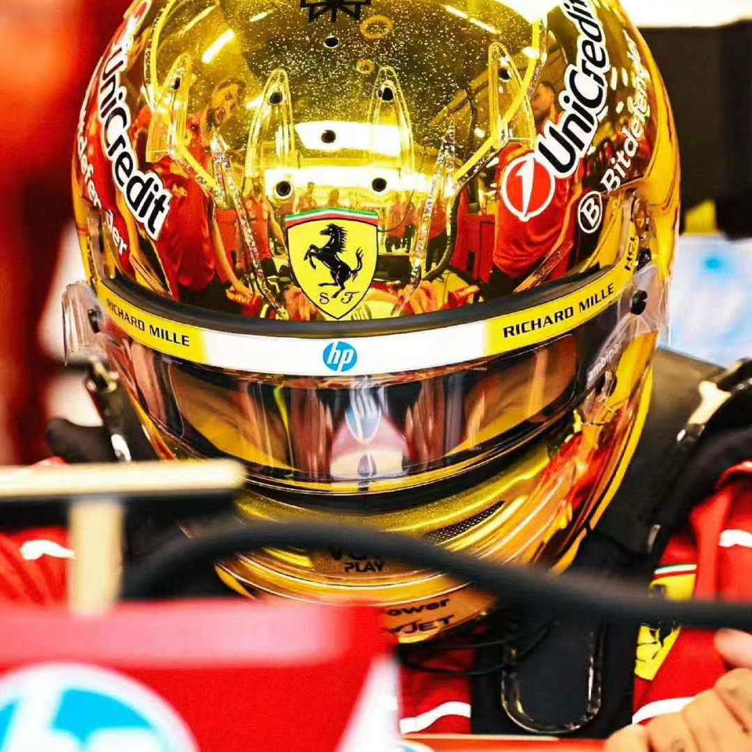 [CarBox] F1头盔模型Looksmart 1:5汉密尔顿2025新加坡法拉利SF25 - 图3