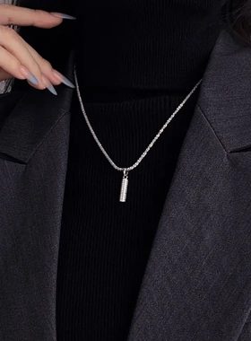 皓石长条吊坠项链高级感小众女款2024款秋季饰品颈链气质极简百搭