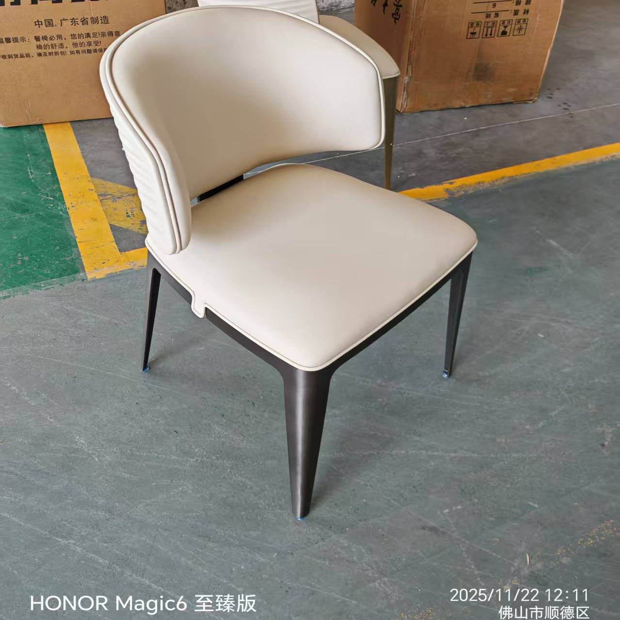 实心不锈钢轻奢餐椅家用意式波纹靠背椅舒适餐厅现代简约洽谈椅子