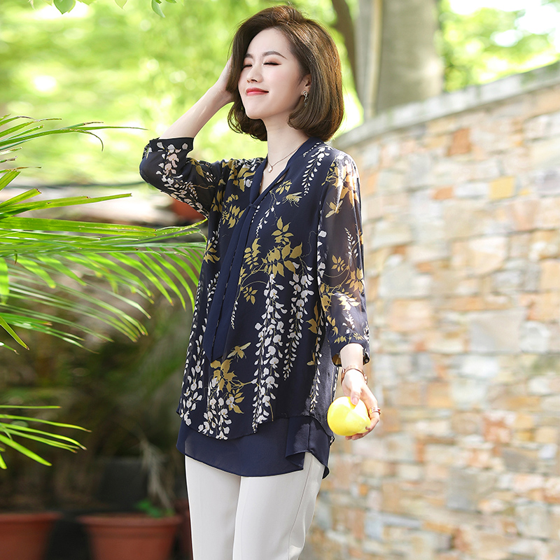 洪威服饰旗舰店时尚中年妈妈夏装洋气套装中老年女装短袖上衣衬衫两件套新款1