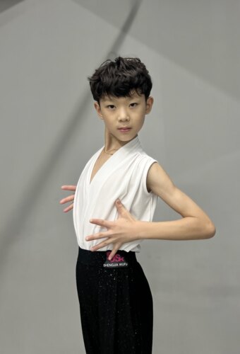 盛佳舞服SJSK拉丁舞男生练功服训练服无袖交叉褶皱上衣 - 图0