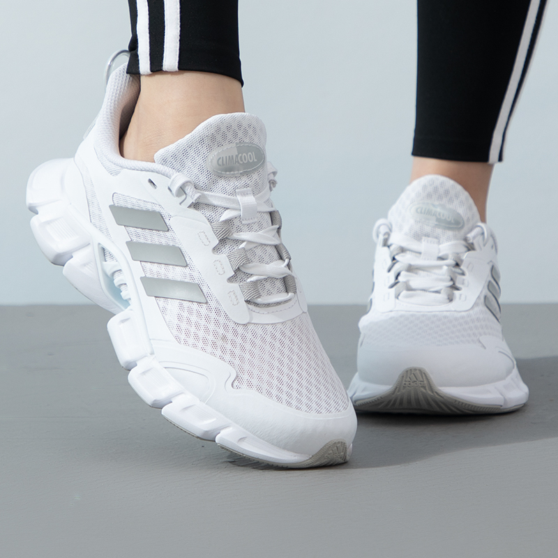 Adidas阿迪达斯女鞋正品2024夏新款清风透气运动缓震跑步鞋IE8838