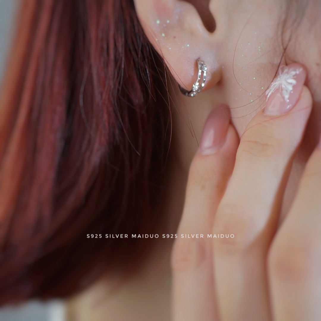 麦朵/镂空耳扣镶钻时尚s925纯银耳环养耳洞耳钉闪亮简约上班可带,淘宝优惠券,粉丝福利购,淘宝优惠卷