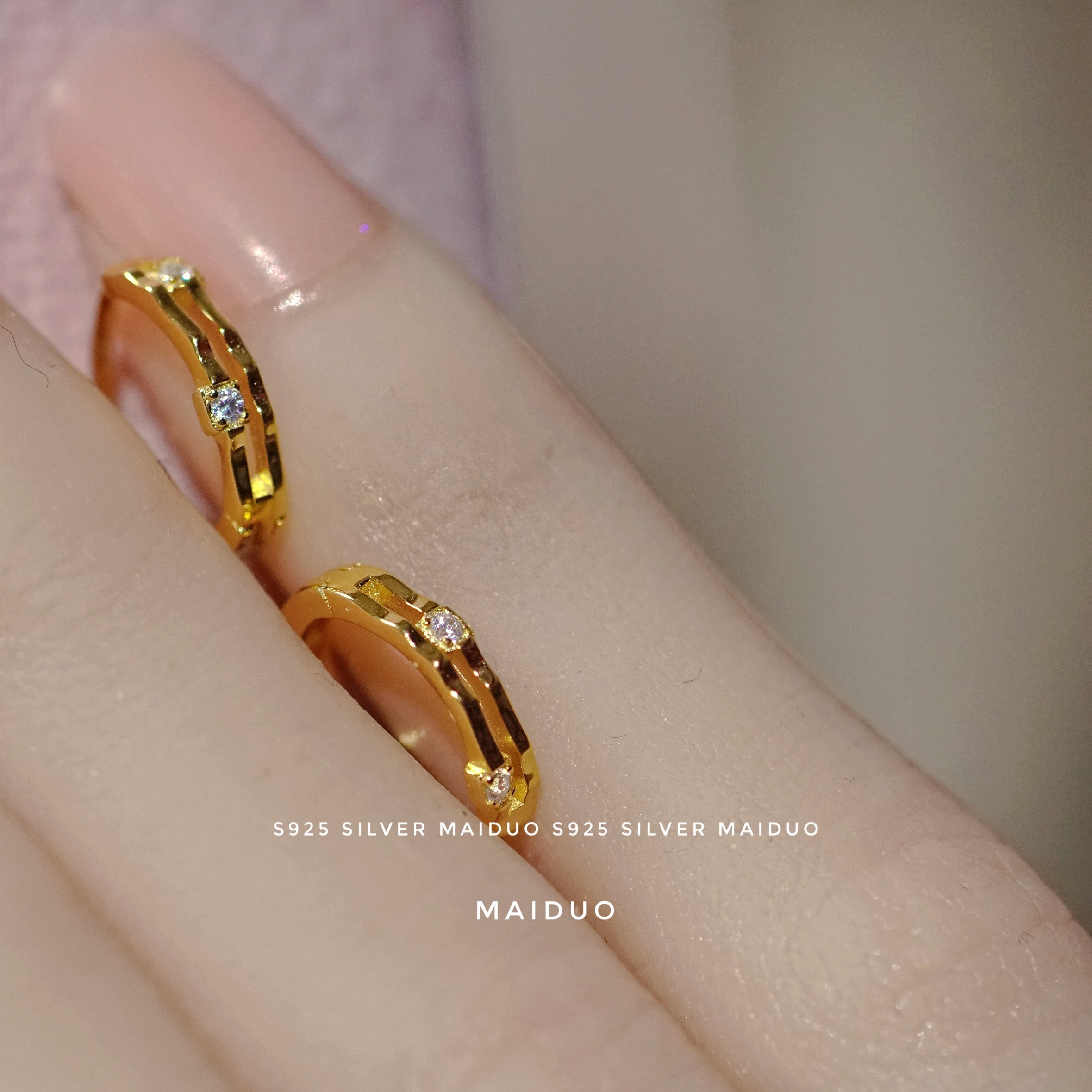 麦朵/镂空耳扣镶钻时尚s925纯银耳环养耳洞耳钉闪亮简约上班可带,淘宝优惠券,粉丝福利购,淘宝优惠卷