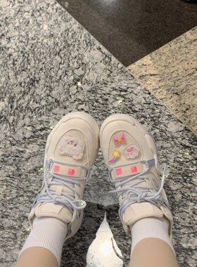 安踏霸道白蓝配饰配件小熊兔子